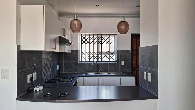 To Let 3 Bedroom Property for Rent in Stratford Green Western Cape